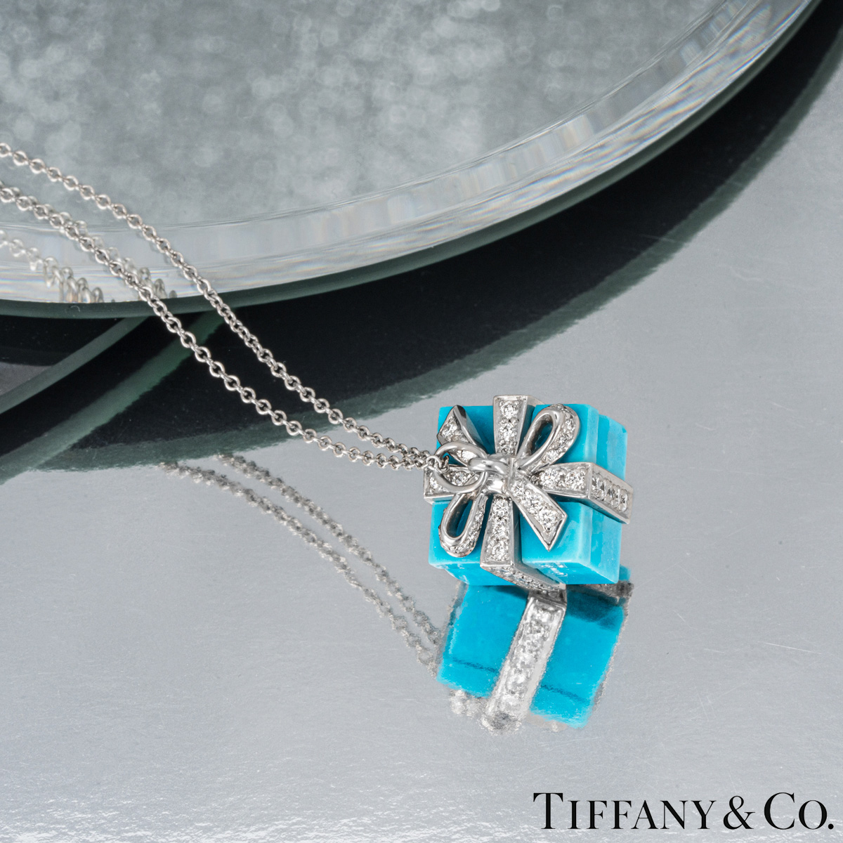 Tiffany & Co. Diamond Bow Necklace Ribbon Pendant Platinum 16in